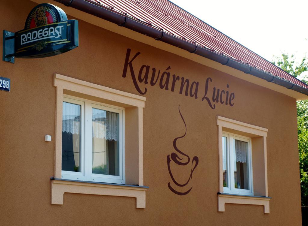 Kavarna Lucie S Ubytovanim Horní Těrlicko Eksteriør billede